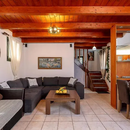 Apartment Vadina 1 Xirokastellon